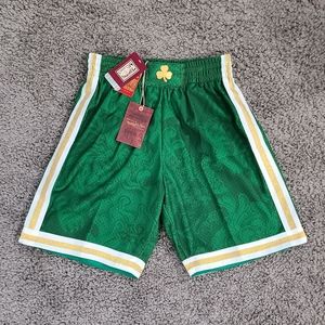 NWT Boston Celtics Mitchell & Ness Kelly Green Hardwood Classics Swingma…